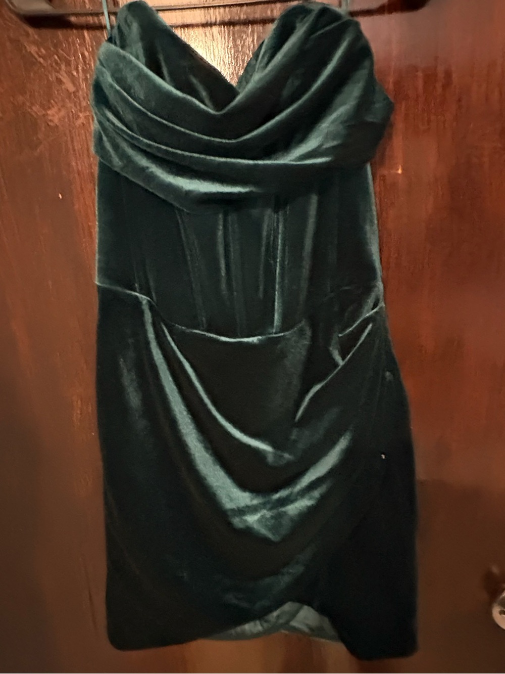 NWT Bardot Emerald Green Strapless Velvet Draped Dress. Size 4.